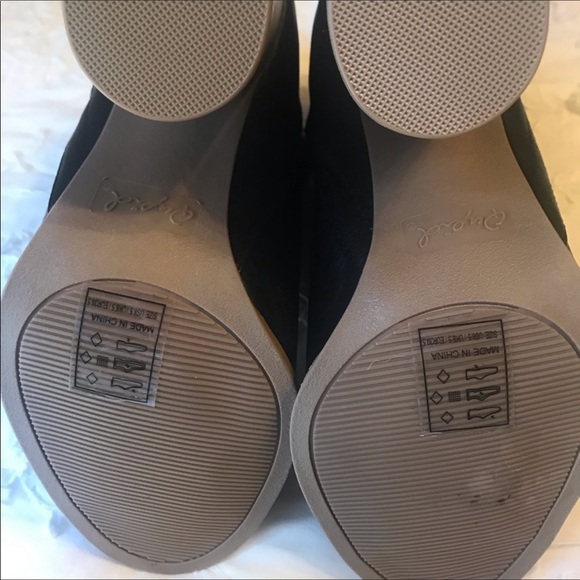 COPY - Qupid Bootie - Picture 3 of 3